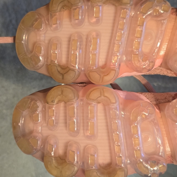 Looking for more vapormax - Picture 10 of 10